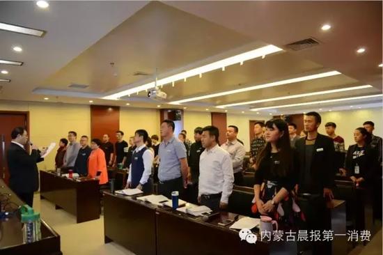 �д��˼������ģ���һ���е��ߵĽ��ڴ�ҵ��